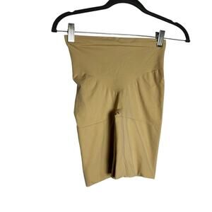 Spanx Woman’s Beige Shapewear Shaping Shorts Size Large